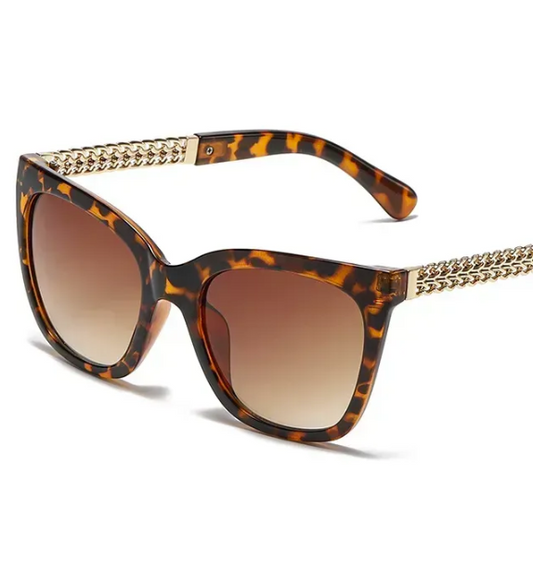 Leopard-frame-sunglasses