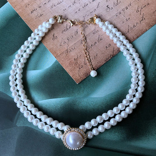 Pearl Necklace with white Pendent