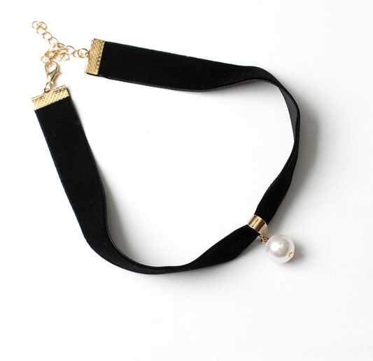 Black choker with Pearl Pendant