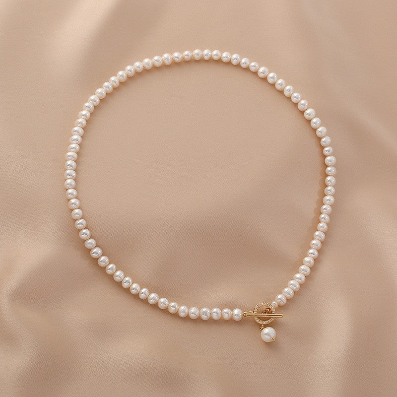 Simple Elegant Pearl Necklace